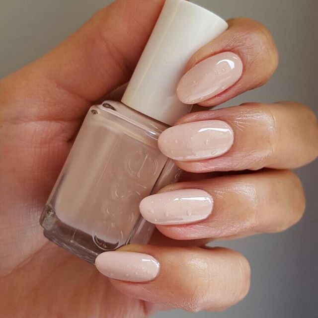 Sơn Móng Tay Essie Sandy Beach 547