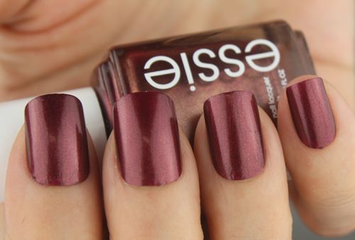 Sơn móng tay Essie bọc hồng ngọc 628