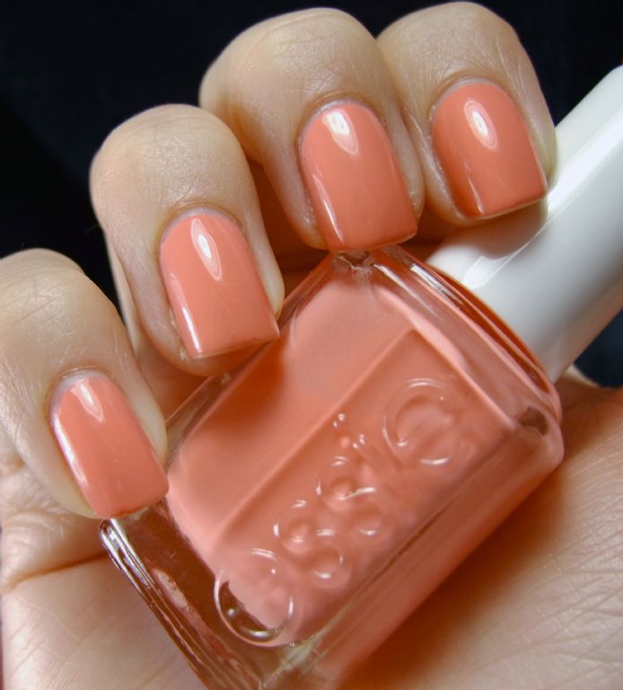 Essie Nail Polish Haute As Hello 722